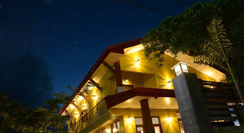 Inlak Garden Hotel Negombo Exteriör bild