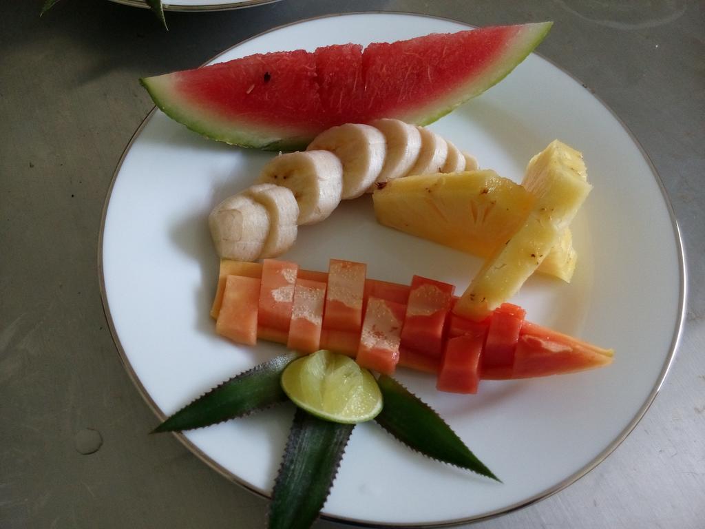 Inlak Garden Hotel Negombo Exteriör bild