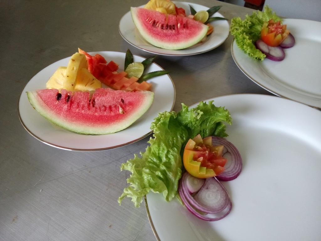 Inlak Garden Hotel Negombo Exteriör bild