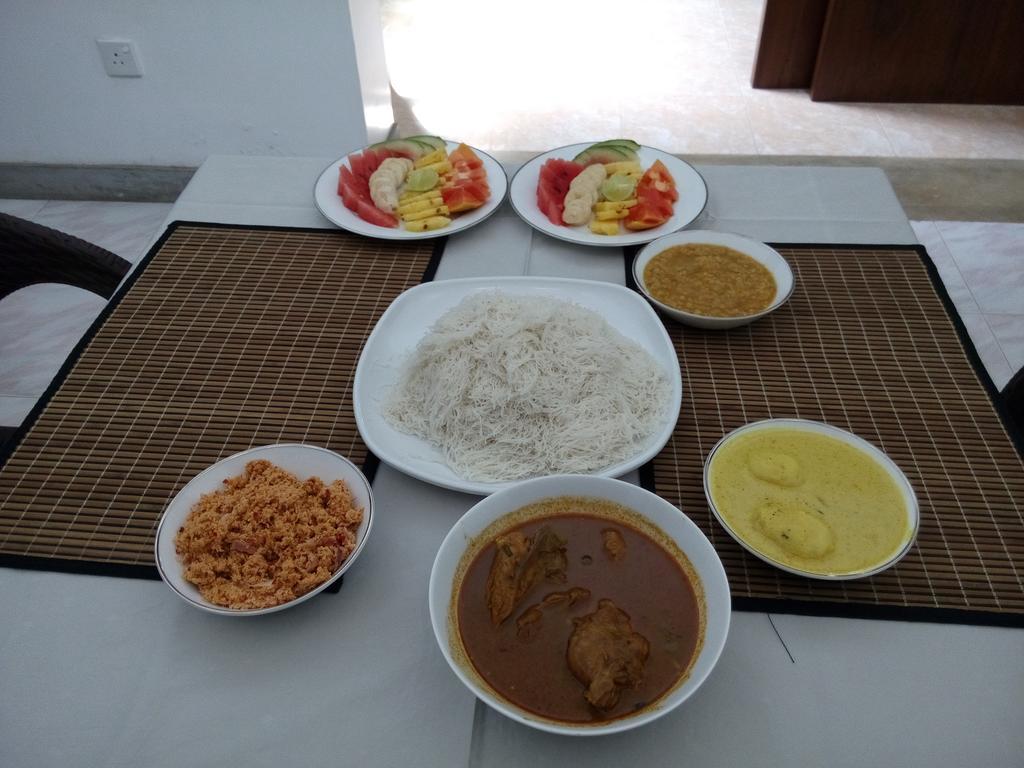 Inlak Garden Hotel Negombo Exteriör bild