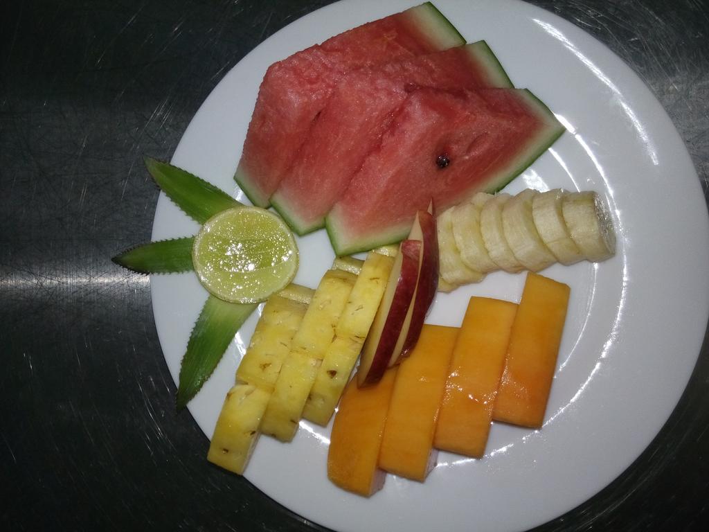 Inlak Garden Hotel Negombo Exteriör bild